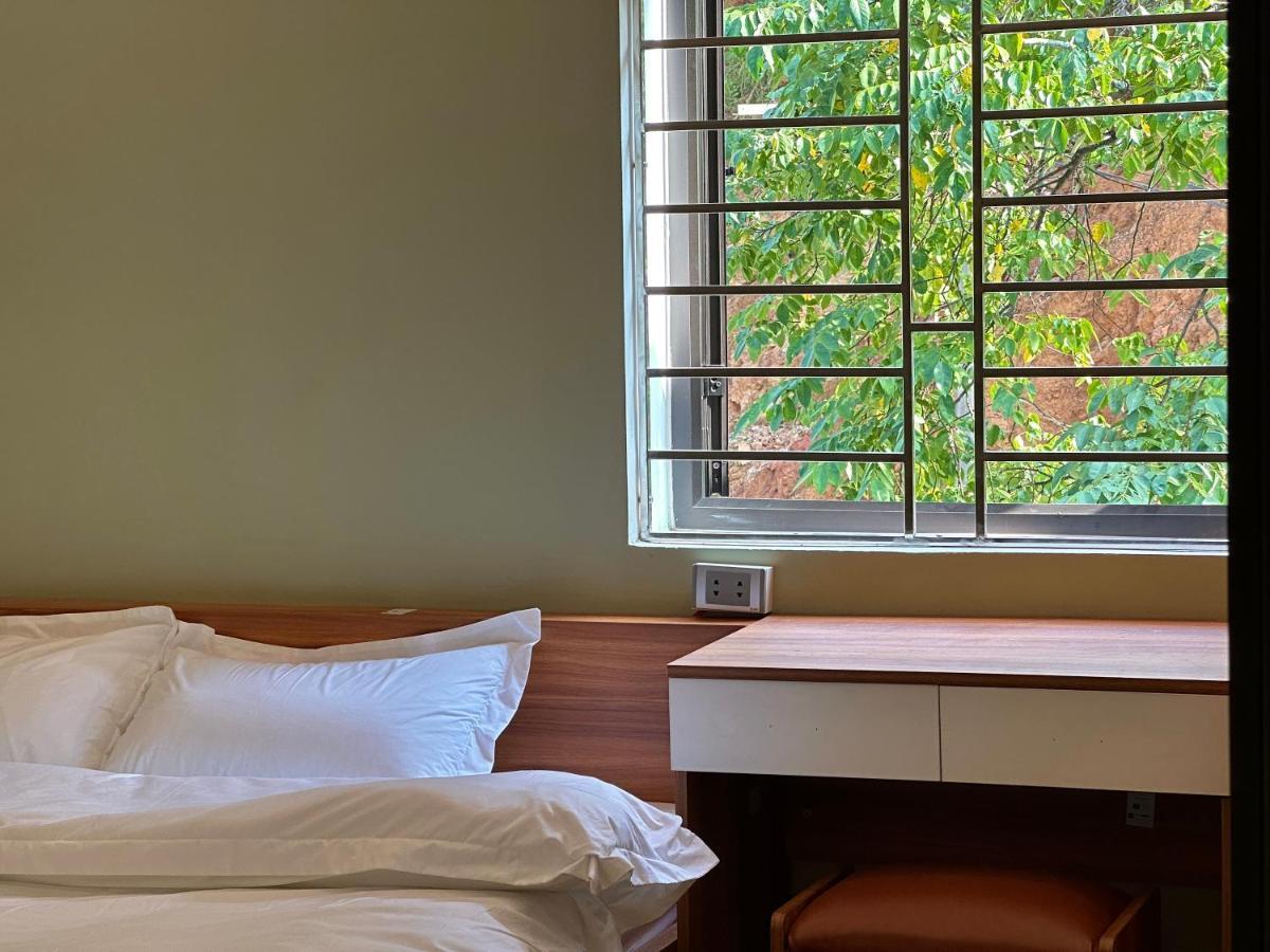 Felila Hostel & Tours Ha Giang Buitenkant foto